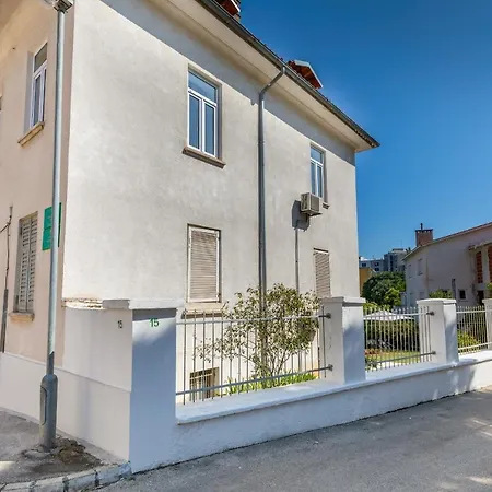 Zora & Natale 아파트 *