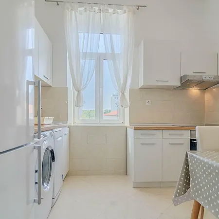 아파트 Zora & Natale 풀라