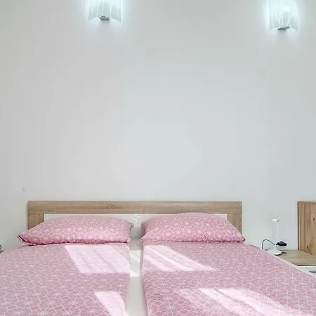 아파트 Zora & Natale 풀라