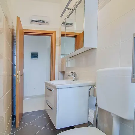 Zora & Natale 아파트 풀라