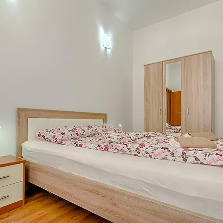 Zora & Natale Apartment *