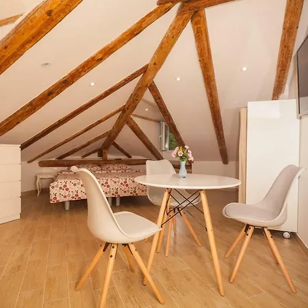 Zora & Natale Apartment Pula