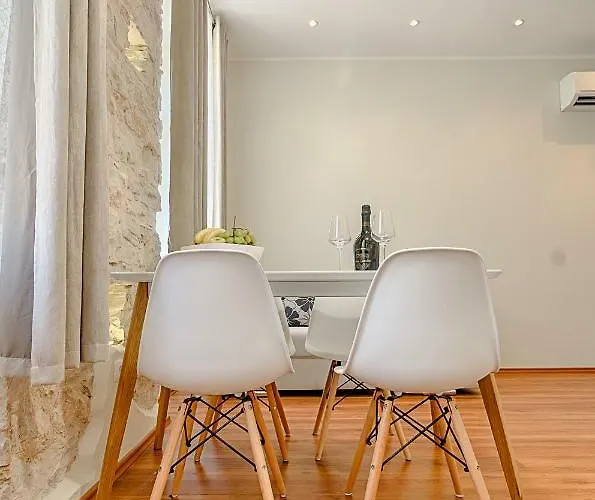 Zora & Natale Apartment Pula