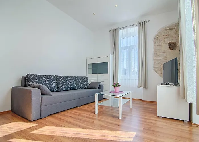 Zora & Natale Apartment *